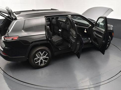 Used 2025 Jeep Grand Cherokee L Limited w/ Trailer Tow Package AWD/4WD image 30
