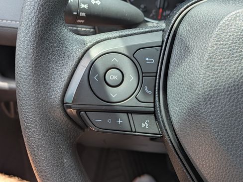 Used 2020 Toyota RAV4 LE FWD image 24