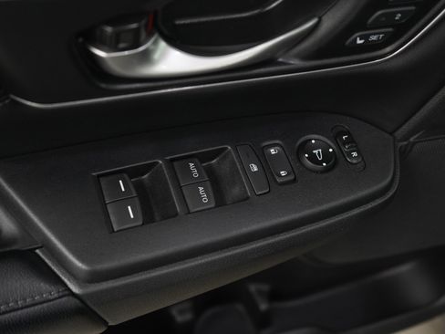 Used 2018 Honda CR-V Touring image 20