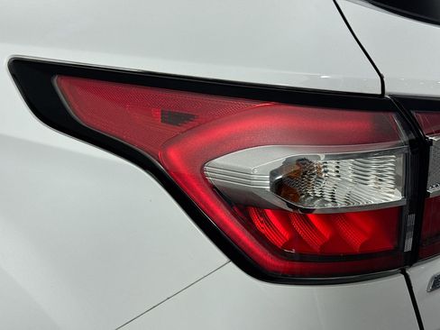 Used 2018 Ford Escape SE w/ Ford Safe & Smart Package image 34