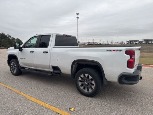 Used 2024 Chevrolet Silverado 2500 Custom w/ Custom Convenience Package image 6