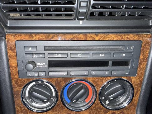 Used 2001 BMW Z3 2.5i RWD image 18