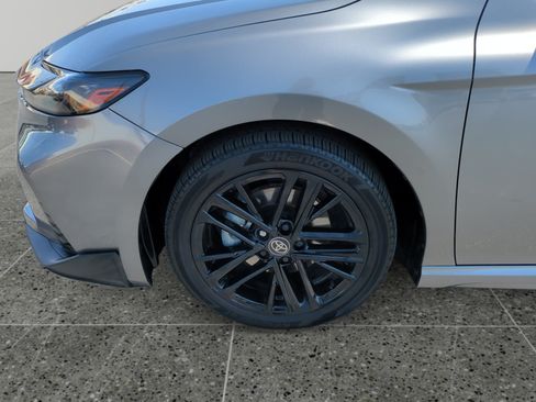 Used 2025 Toyota Camry SE FWD image 14