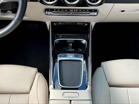 Used 2025 Mercedes-Benz GLA 250 4MATIC image 24