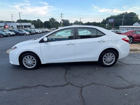 Used 2016 Toyota Corolla LE FWD image 4