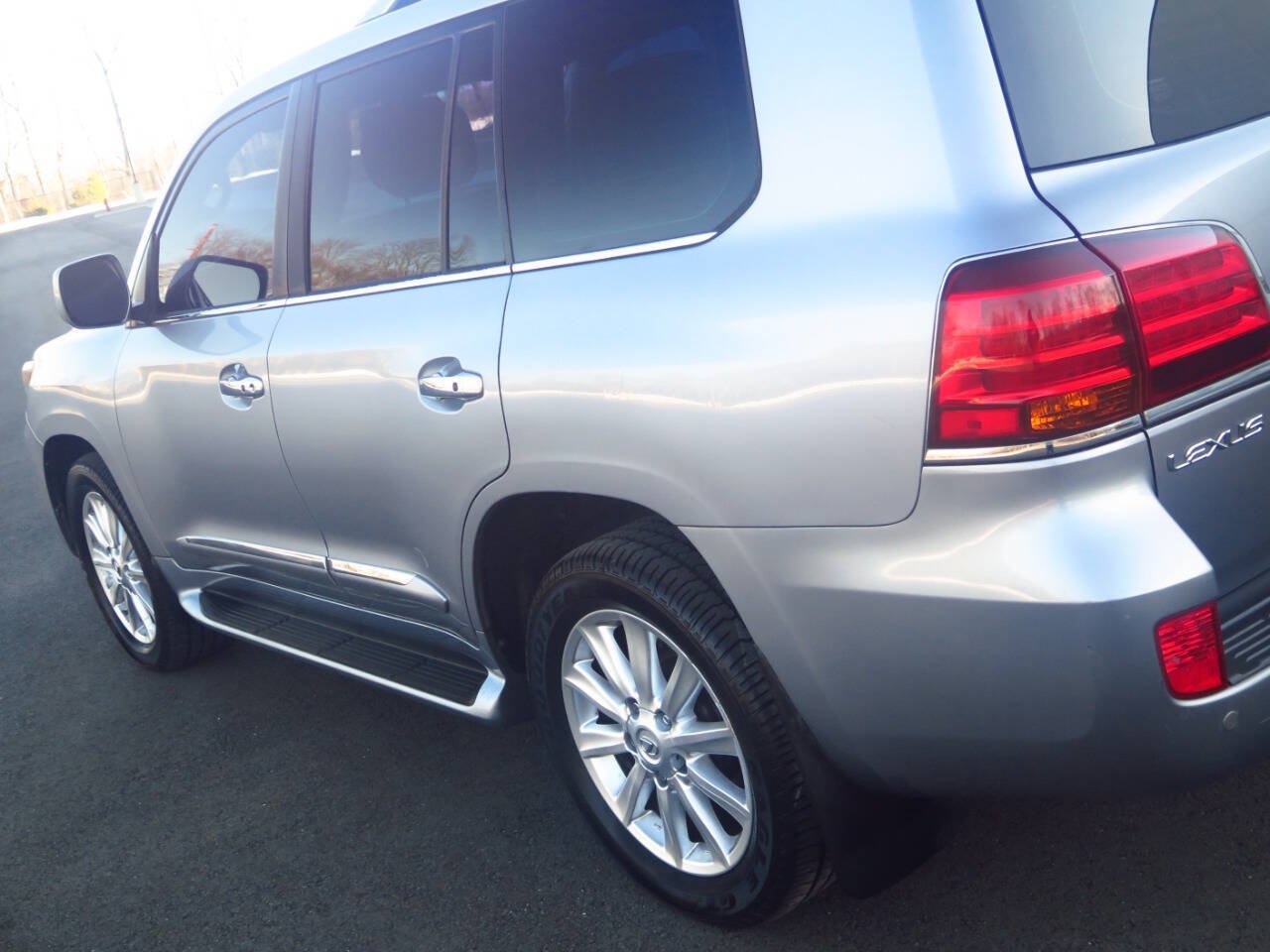 Used 2008 Lexus LX 570 4WD w/ Technology Pkg image 35