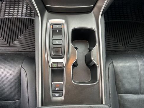 Used 2019 Honda Accord Touring image 16