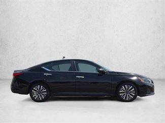 Used 2024 Nissan Altima 2.5 SV FWD video 4