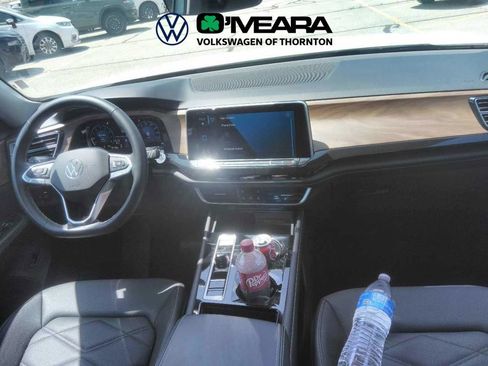 Used 2025 Volkswagen Atlas SE AWD/4WD image 5