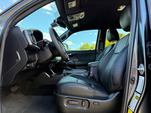 Certified 2023 Toyota Tacoma TRD Off-Road AWD/4WD image 12