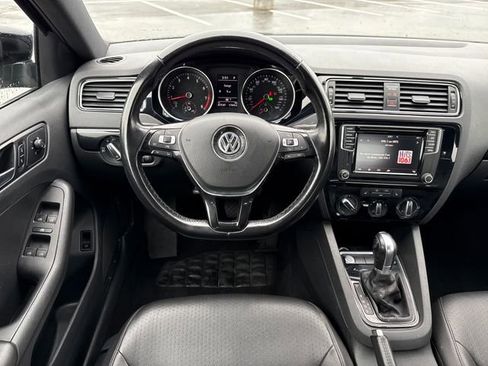 Used 2018 Volkswagen Jetta Sport image 15