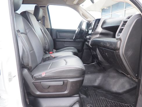 Used 2019 RAM 3500 Tradesman w/ Chrome Appearance Group image 8