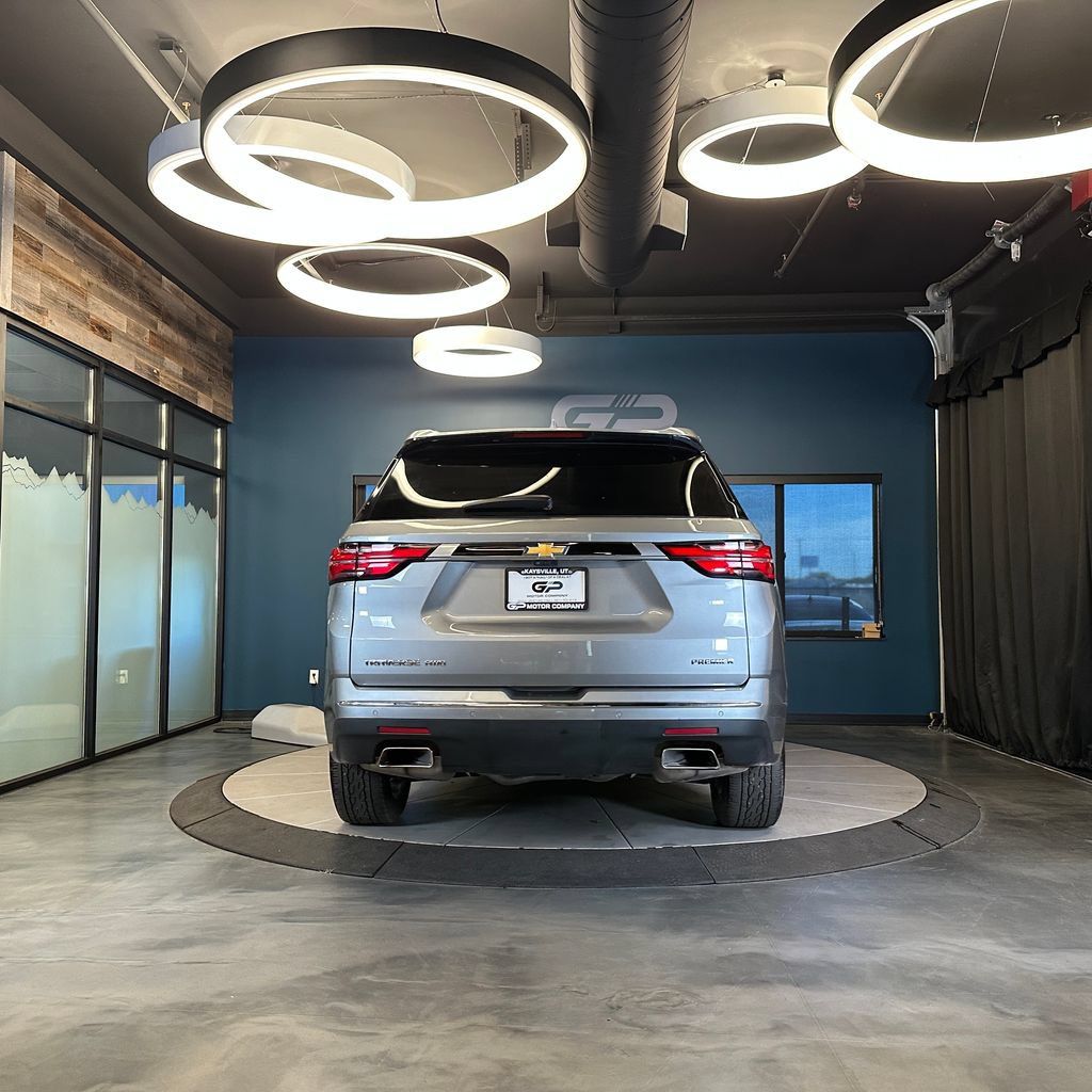 Used 2023 Chevrolet Traverse Premier AWD/4WD image 4