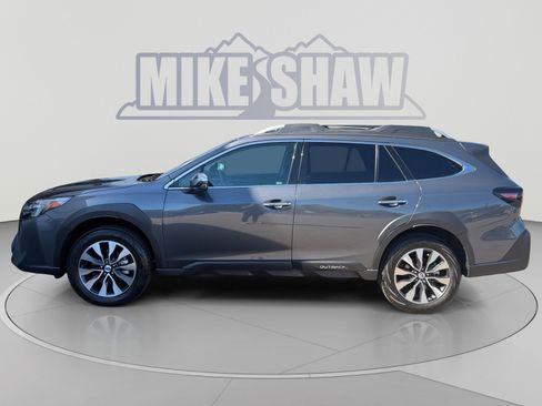 Used 2024 Subaru Outback Touring AWD/4WD image 2