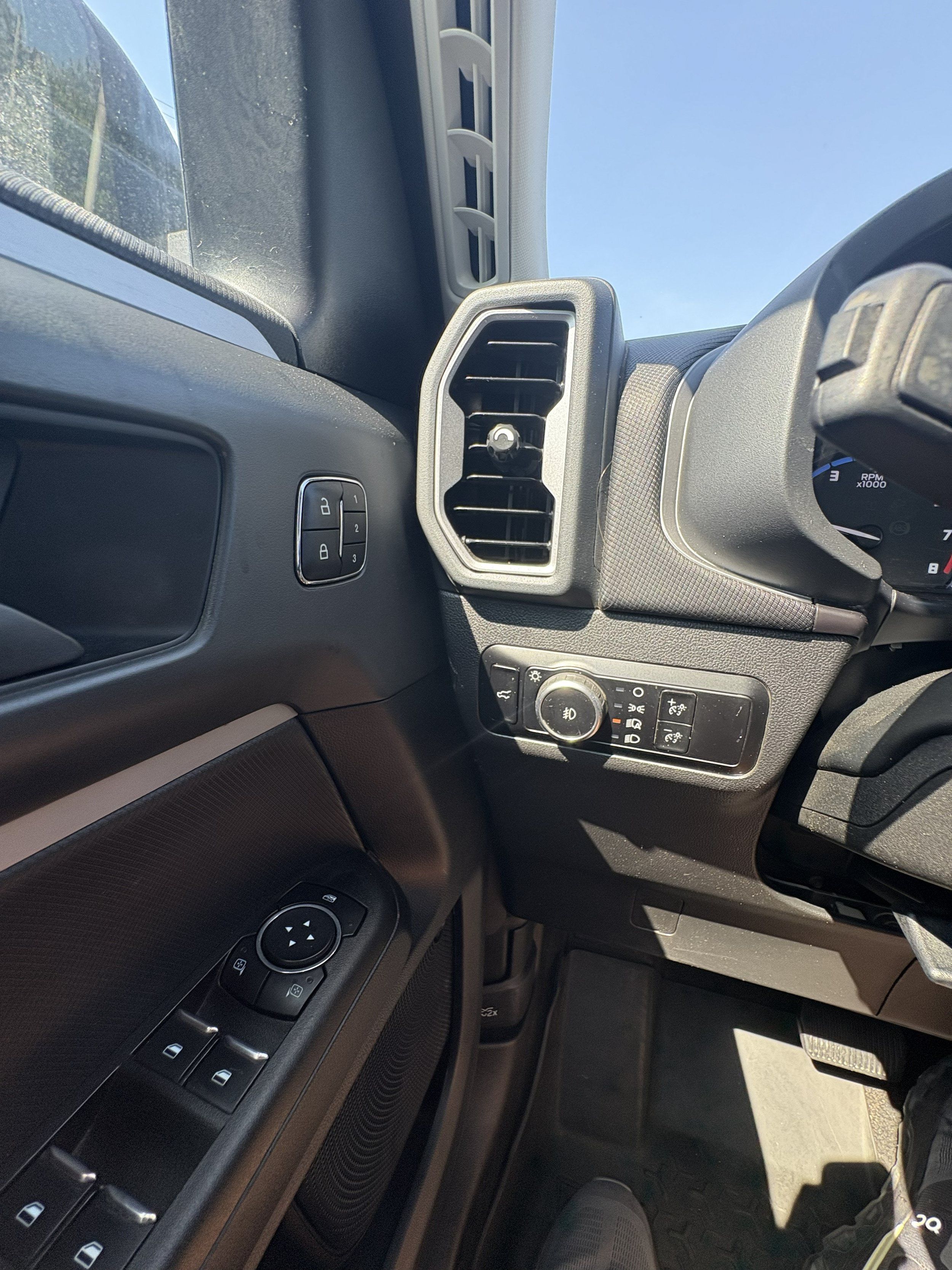 Used 2023 Ford Bronco Sport Outer Banks w/ Tech Package AWD/4WD image 18