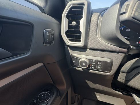 Used 2023 Ford Bronco Sport Outer Banks w/ Tech Package AWD/4WD image 18