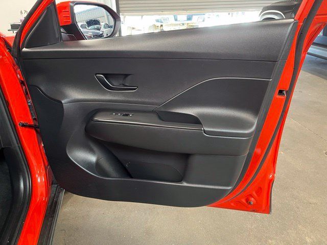 Used 2024 Hyundai Kona SE FWD image 13