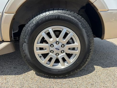 Used 2012 Ford Expedition XLT RWD image 17