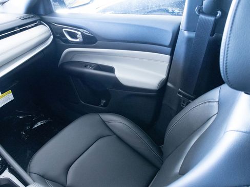 New 2026 Jeep Compass Limited image 31