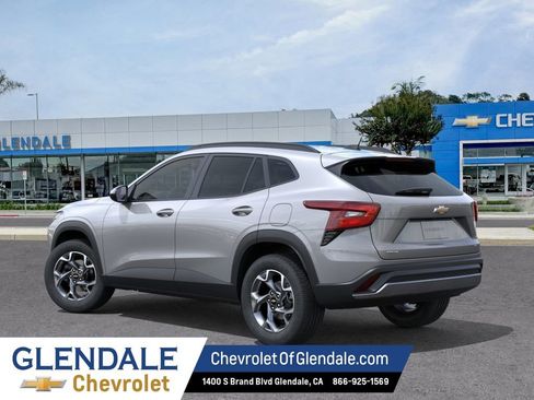 New 2026 Chevrolet Trax LT FWD image 3