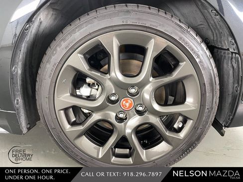 Used 2017 FIAT 124 Spider Abarth image 13