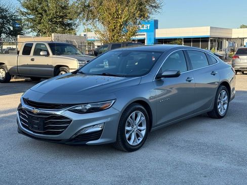 Used 2024 Chevrolet Malibu LT image 3