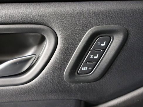 Used 2025 Honda Pilot EX-L image 23