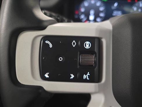 Used 2025 Land Rover Defender 110 X-Dynamic SE AWD/4WD image 16