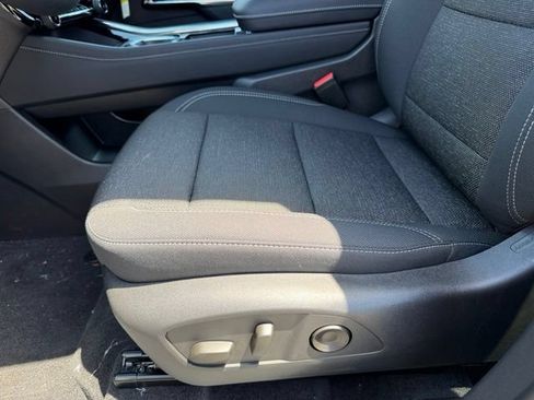 New 2026 Chevrolet Traverse LT w/ Driver Confidence Package FWD image 18