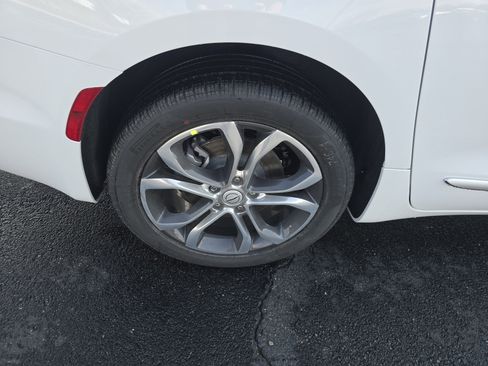 New 2026 Chrysler Pacifica Pinnacle image 8