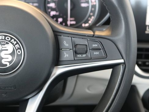 Used 2019 Alfa Romeo Giulia Ti AWD/4WD image 47
