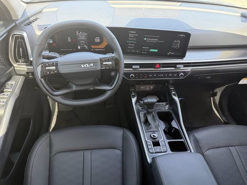 New 2026 Kia Sorento S FWD image 16