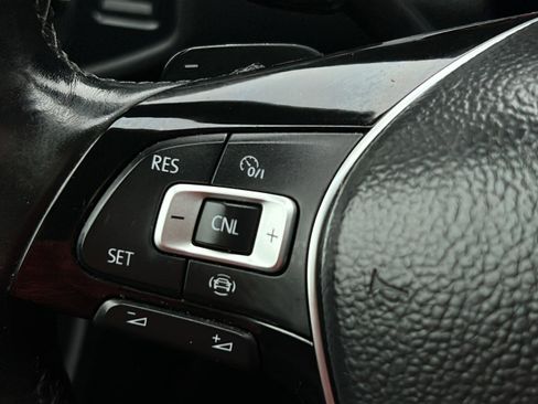 Used 2019 Volkswagen Golf S image 16