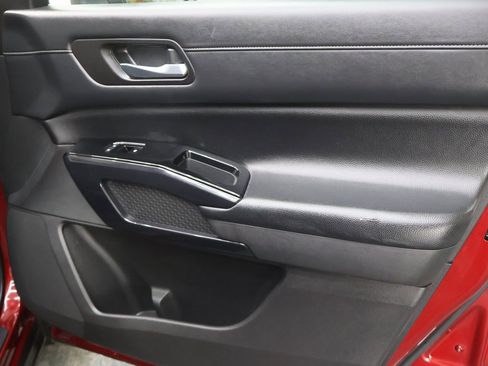 Used 2022 Nissan Pathfinder SV image 12