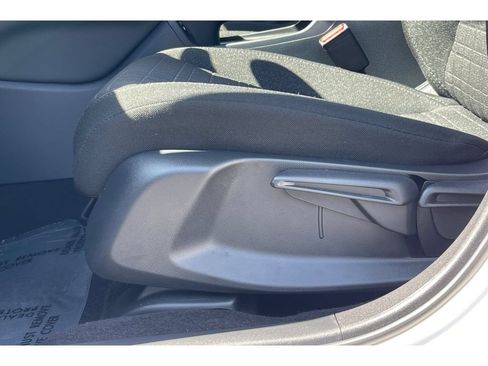Certified 2027 Honda HR-V LX image 13