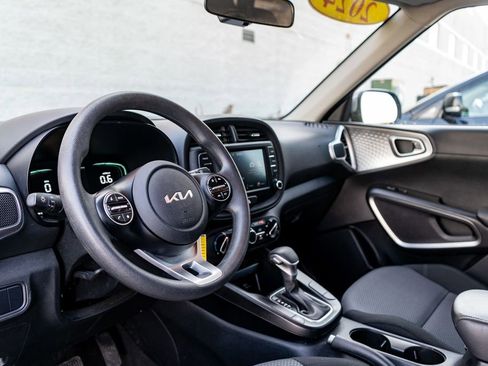 Used 2024 Kia Soul LX w/ Option Group 015 image 18