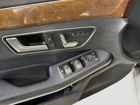 Used 2014 Mercedes-Benz E 350 4MATIC Sedan image 15