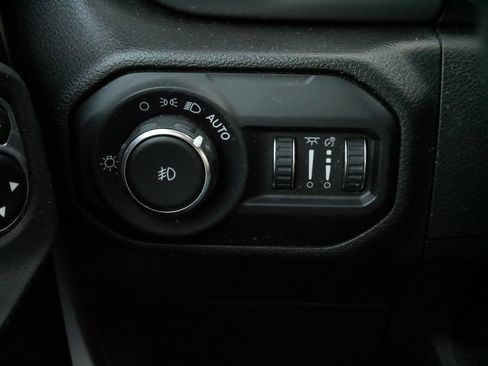 Used 2022 Jeep Wrangler Unlimited Sport image 27