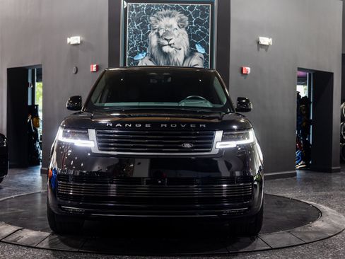 Used 2024 Land Rover Range Rover SV AWD/4WD image 6