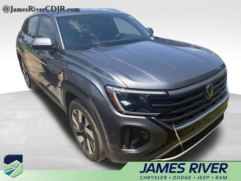 Used 2024 Volkswagen Atlas Cross Sport SE FWD image 7