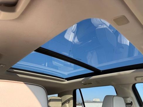 Used 2021 GMC Yukon Denali w/ Denali Premium Package image 42