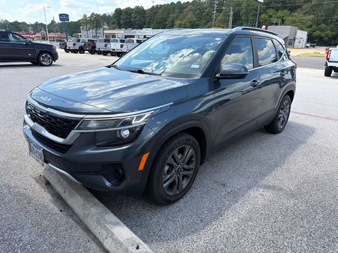 Used 2023 Kia Seltos S FWD image 2