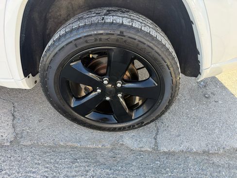 Used 2015 Jeep Grand Cherokee Altitude image 11