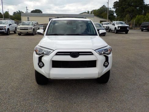 Used 2023 Toyota 4Runner SR5 Premium w/ Moonroof Package AWD/4WD image 8