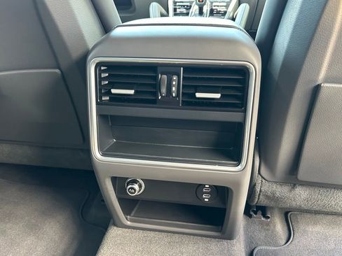 Used 2022 Porsche Cayenne E-Hybrid Coupe image 44