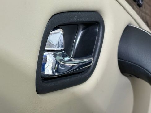 Used 2023 INFINITI QX80 Premium Select w/ All-Season Package image 21