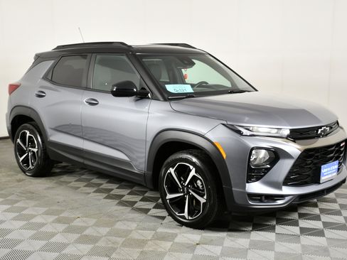 Used 2021 Chevrolet TrailBlazer RS w/ Sun and Liftgate Package image 4