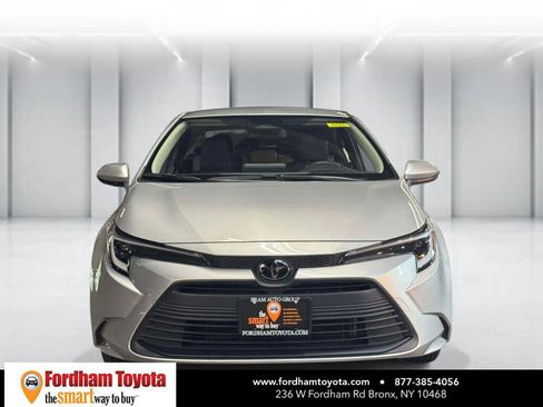 Used 2026 Toyota Corolla LE w/ LE Premium Package FWD image 2