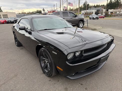 Used 2013 Dodge Challenger SXT w/ Sound Group image 8