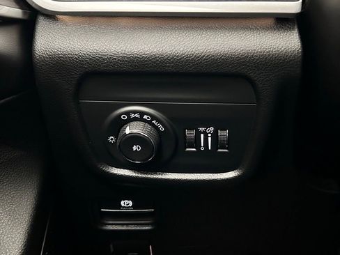 New 2025 Jeep Grand Cherokee Limited w/ Black Appearance Package image 25